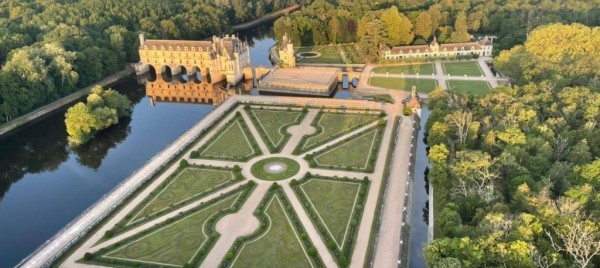 Jeu et concours GRAND JEU AIR TOURAINE - Gagnez votre tour en hélicoptère 2 personnes Chenonceau, valeur 500€