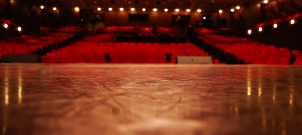 Jeu et concours Gagnez vos 2 entrées - Spectacle Sarah Schwab à l'Elispace Beauvais (60) le 15/03 à 16h